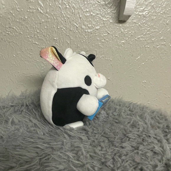 Snackle Daisy the Cow - Picture 2 of 4